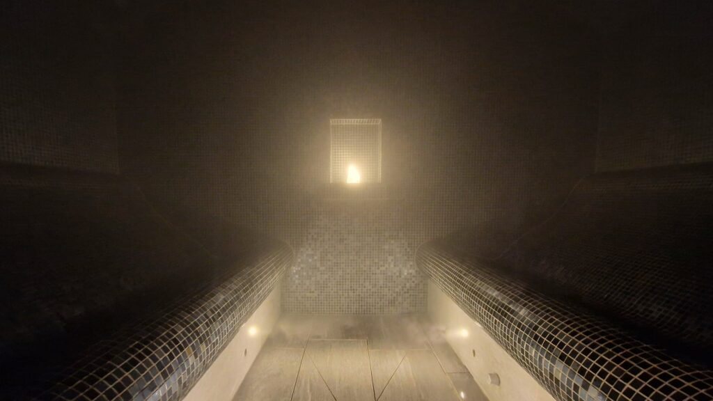 Dampfbad im Nebel